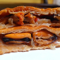 Empanada de mejillones - Imagen 1